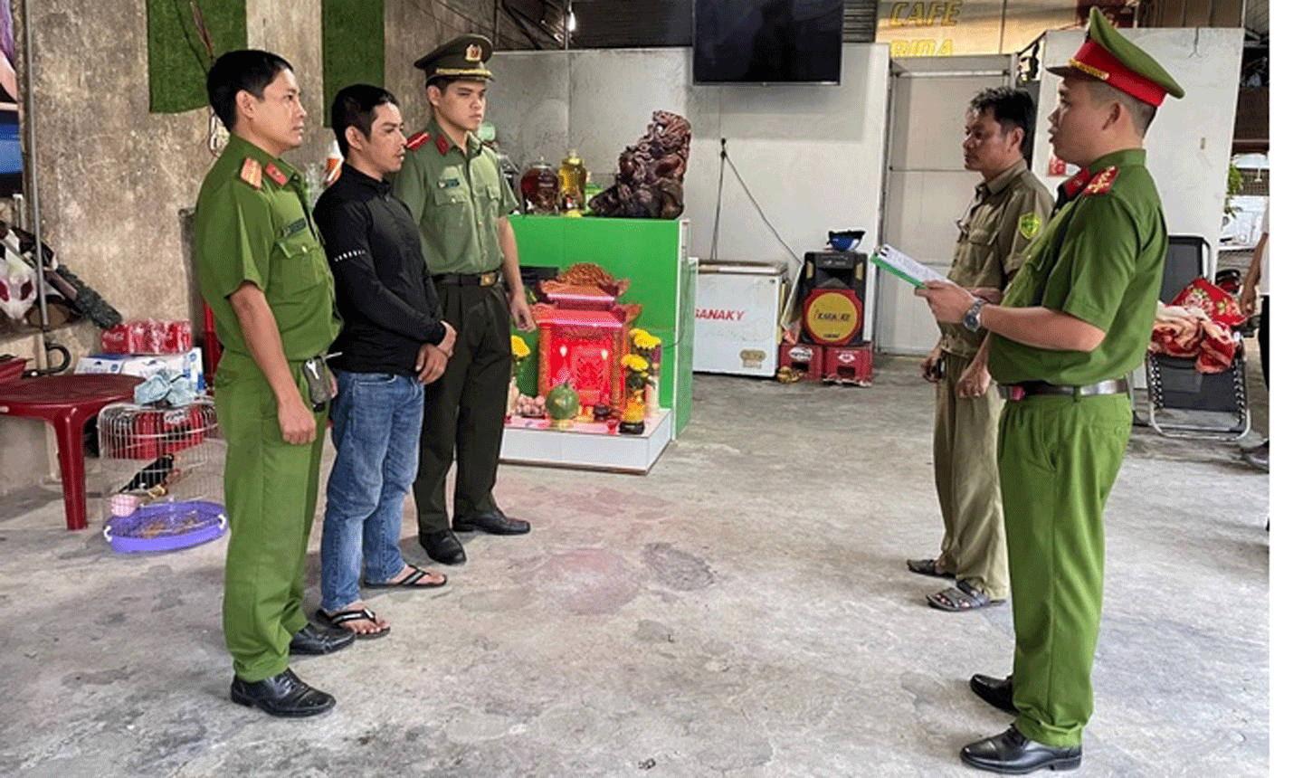 Một bị can liên quan đường dây cá độ 30 tỉ đồng mùa World Cup ở Thừa Thiên Huế bị khởi tố (Ảnh: Công an Thừa Thiên Huế)