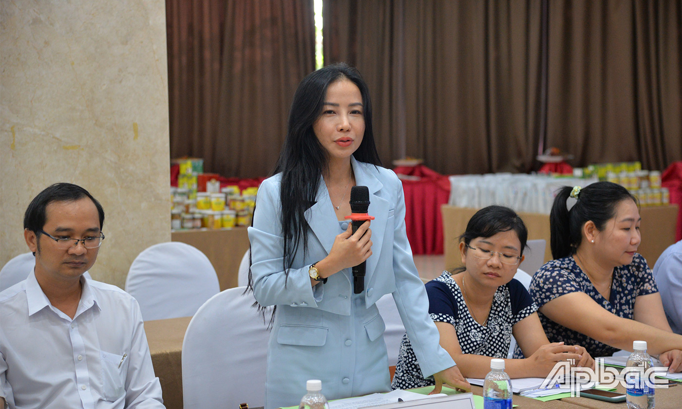 Đại diện Sở Ngoại vụ các tonhr, thành cụm thi đua số 5 phát biểu tại hội nghị