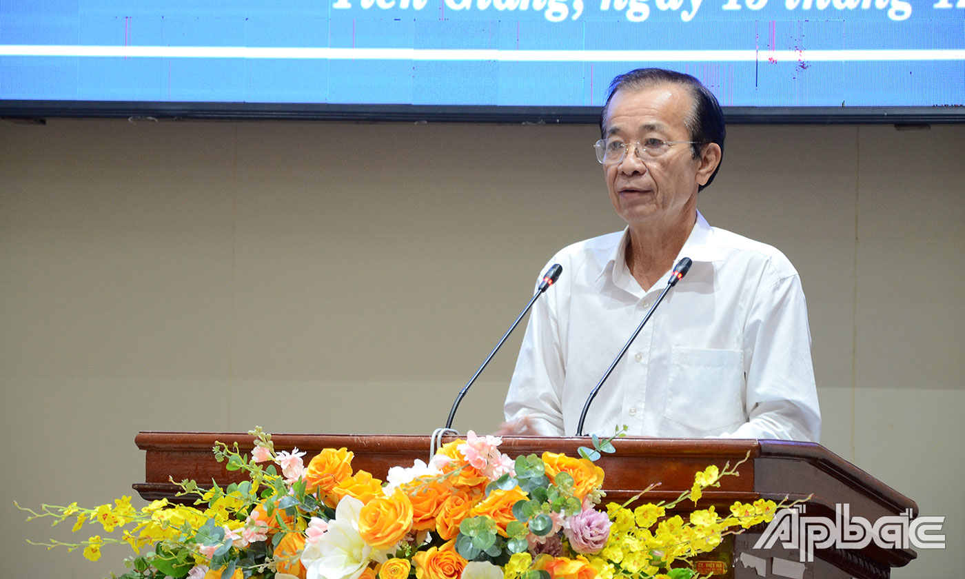 Lãnh đạo Cục Thuế tỉnh phát biểu về tình hình thu ngân sách nhà nước trong năm 2022 và dự báo thu trong năm 2023.