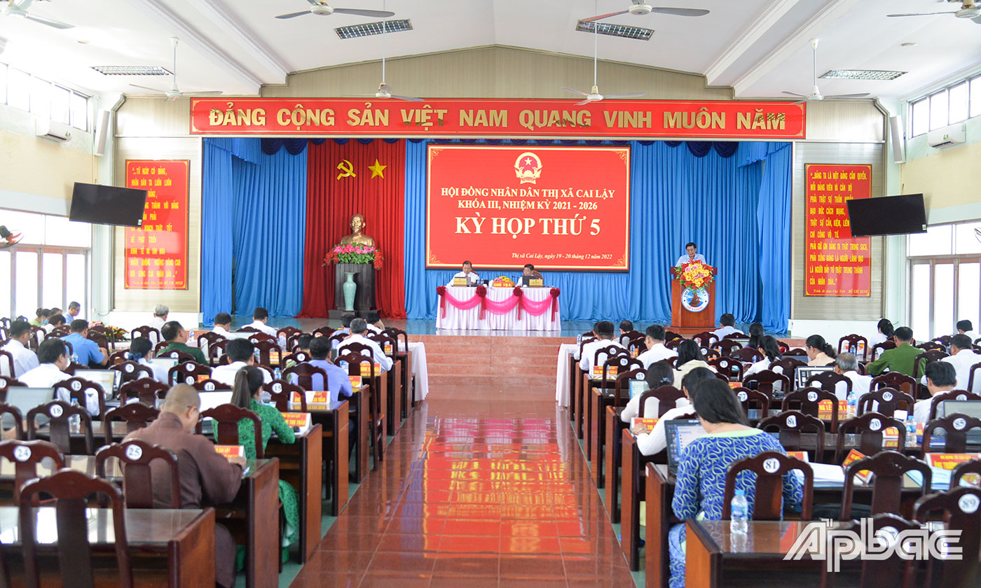 Quang cảnh kỳ họp.