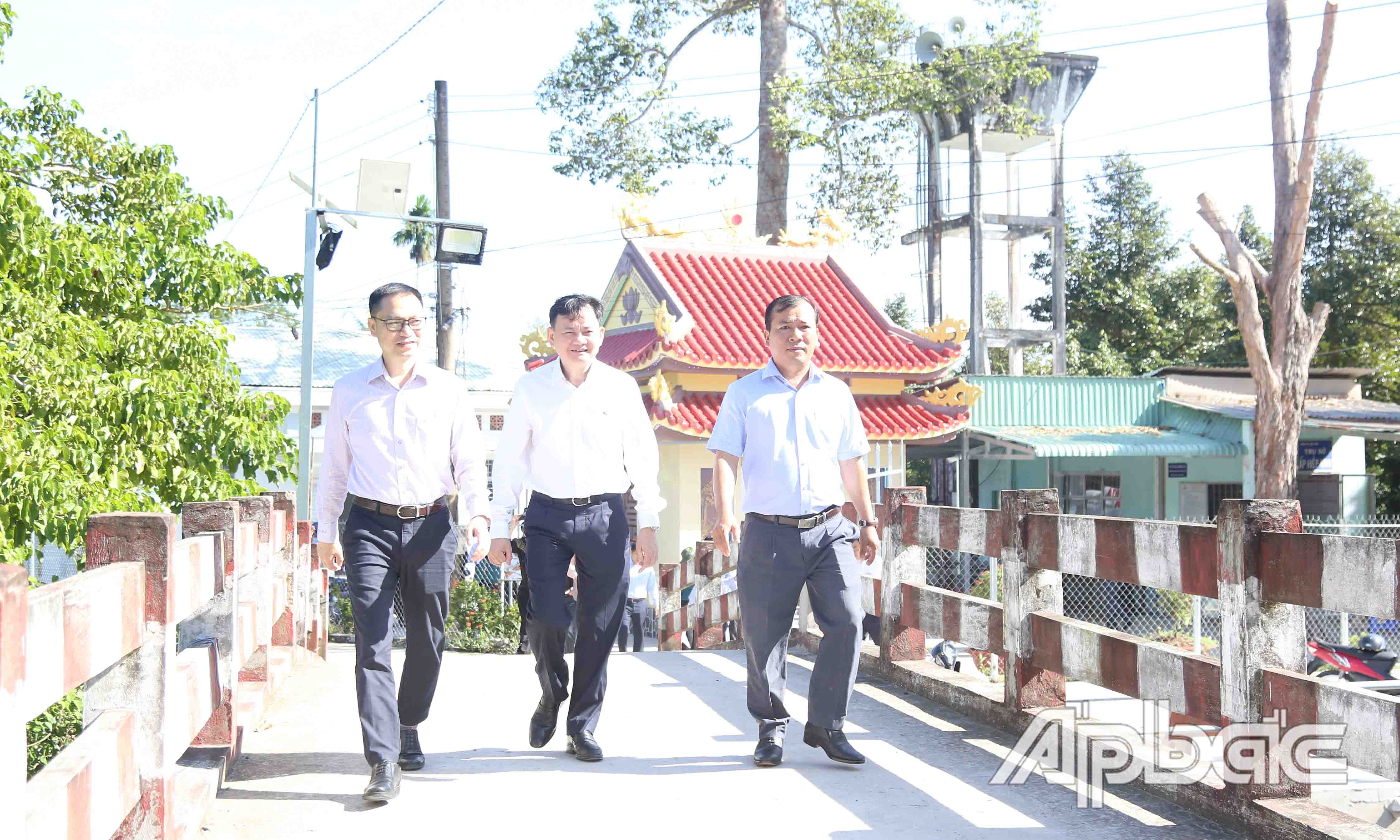 Đoàn cùng Văn phòng điều phối nông thôn mới tỉnh khảo sát nhà văn hoá xã 