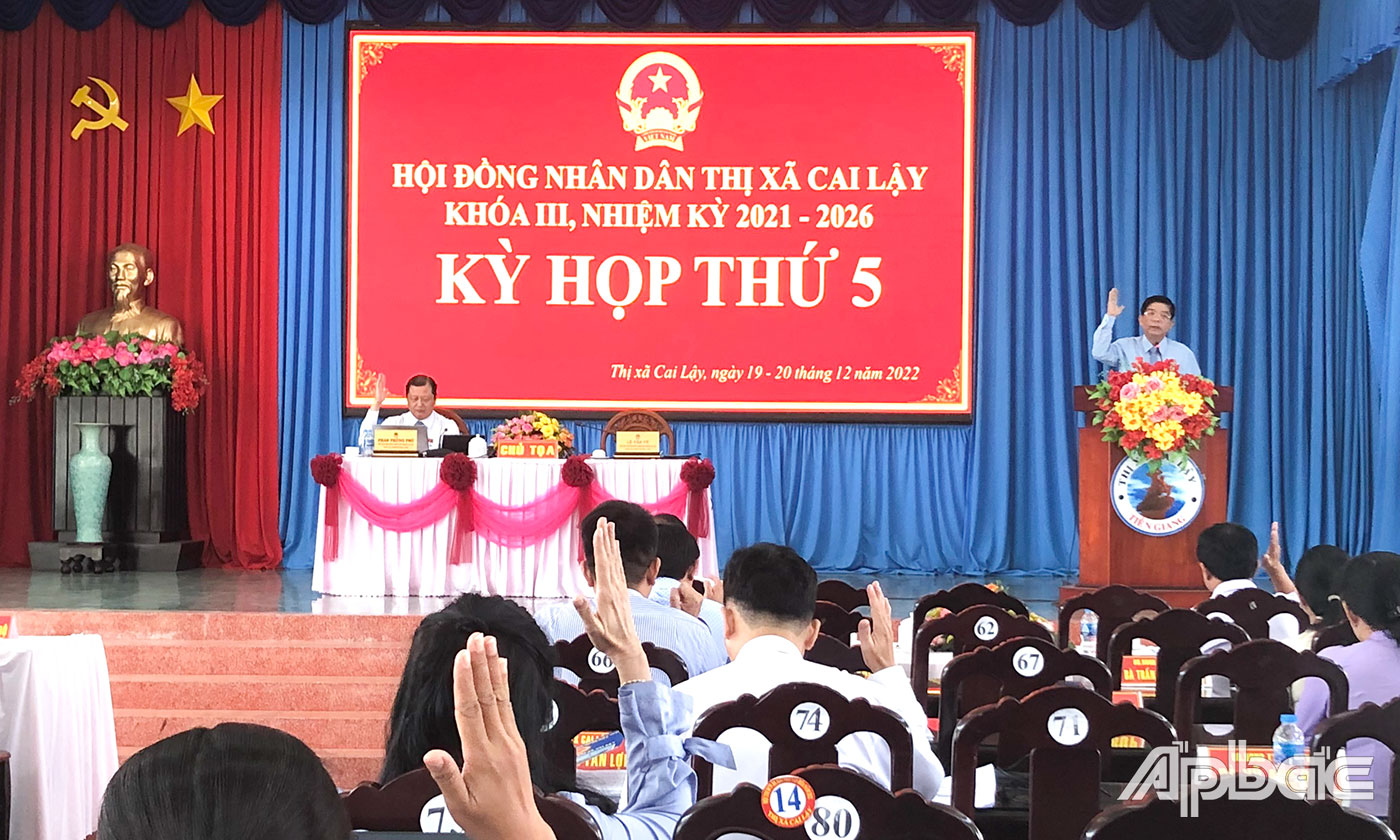 Quang cảnh kỳ họp.