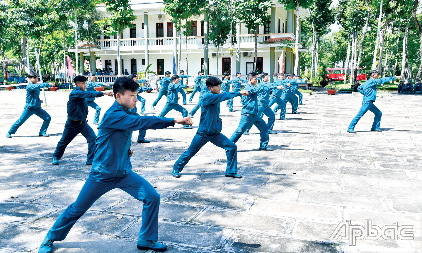 Lực lượng Dân quân tự vệ tỉnh Tiền Giang không ngừng nâng cao chất lượng huấn luyện, đáp ứng yêu cầu nhiệm vụ xây xựng và bảo vệ Tổ quốc trong tình hình mới. Ảnh: THANH LÂM 