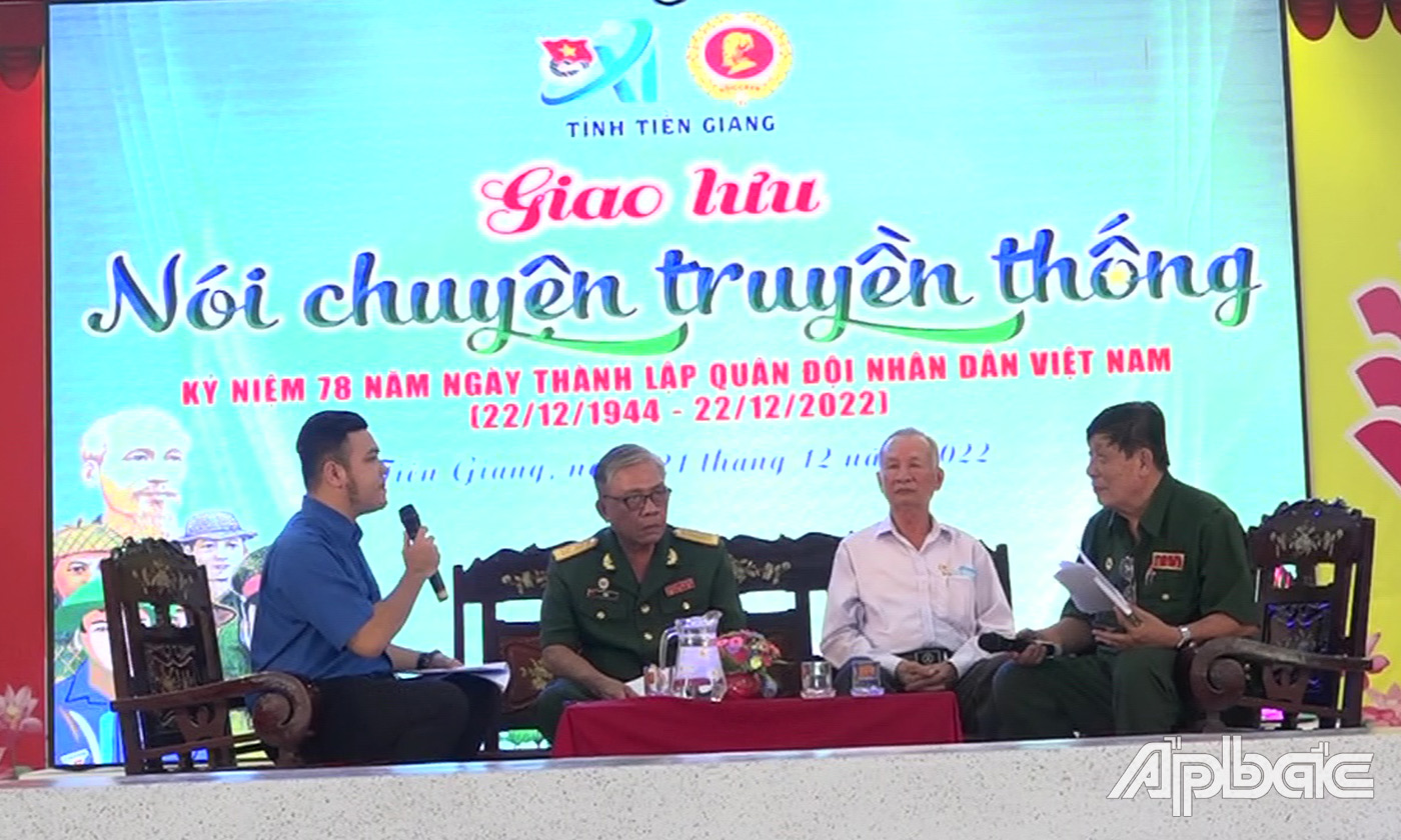 giao lưu ôn lại kỷ niệm 