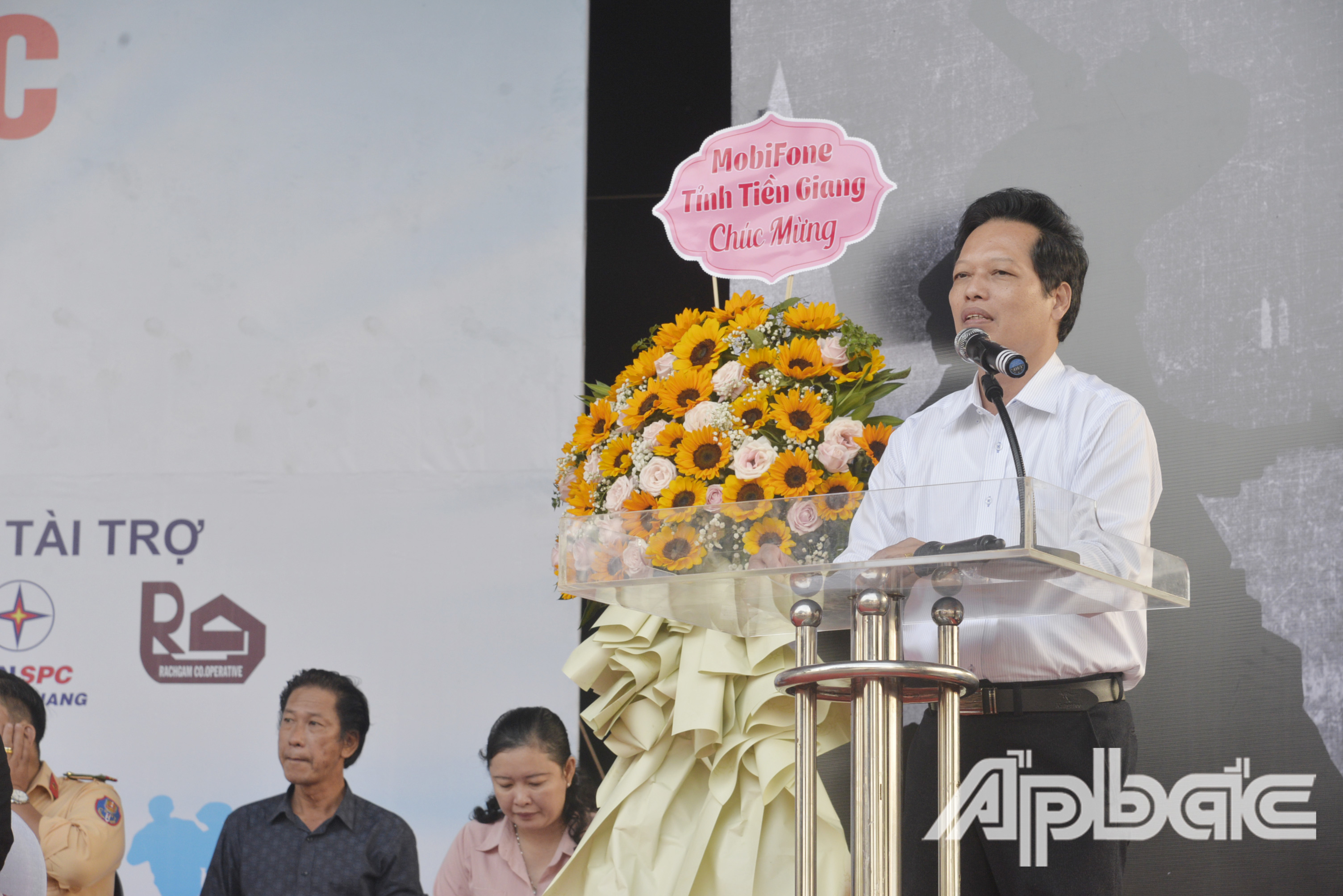 Đồng chí Nguyễn Thành Diệu phát biểu tại giải Việt dã.
