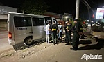 Giải tán nhóm đua, kéo xe trái phép, tạm giữ xe 16 chỗ