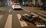Xe máy va chạm ô tô, 1 người tử vong tại chỗ