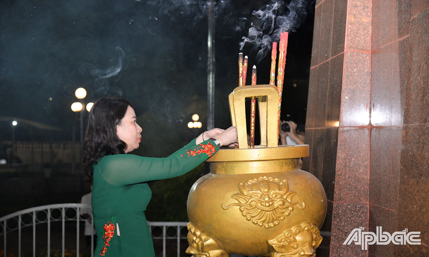 Đồng chí Võ Thị Ánh Xuân, Ủy viên Ban Chấp hành Trung ương Đảng, Phó Chủ tịch nước