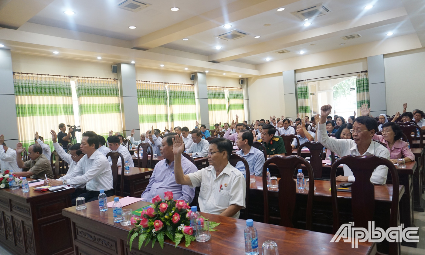 Hội nghị đã hiệp thương cử bổ sung hai đồng chí Nguyễn Quang Minh và Trương Quý Vinh tham gia Ủy ban MTTQ Việt Nam tỉnh nhiệm kỳ 2019 – 2024