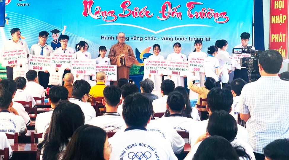 Chăm lo cho giáo dục là hoạt động từ thiện - xã hội được đồng bào Phật giáo trong tỉnh đặc biệt quan tâm hỗ trợ
