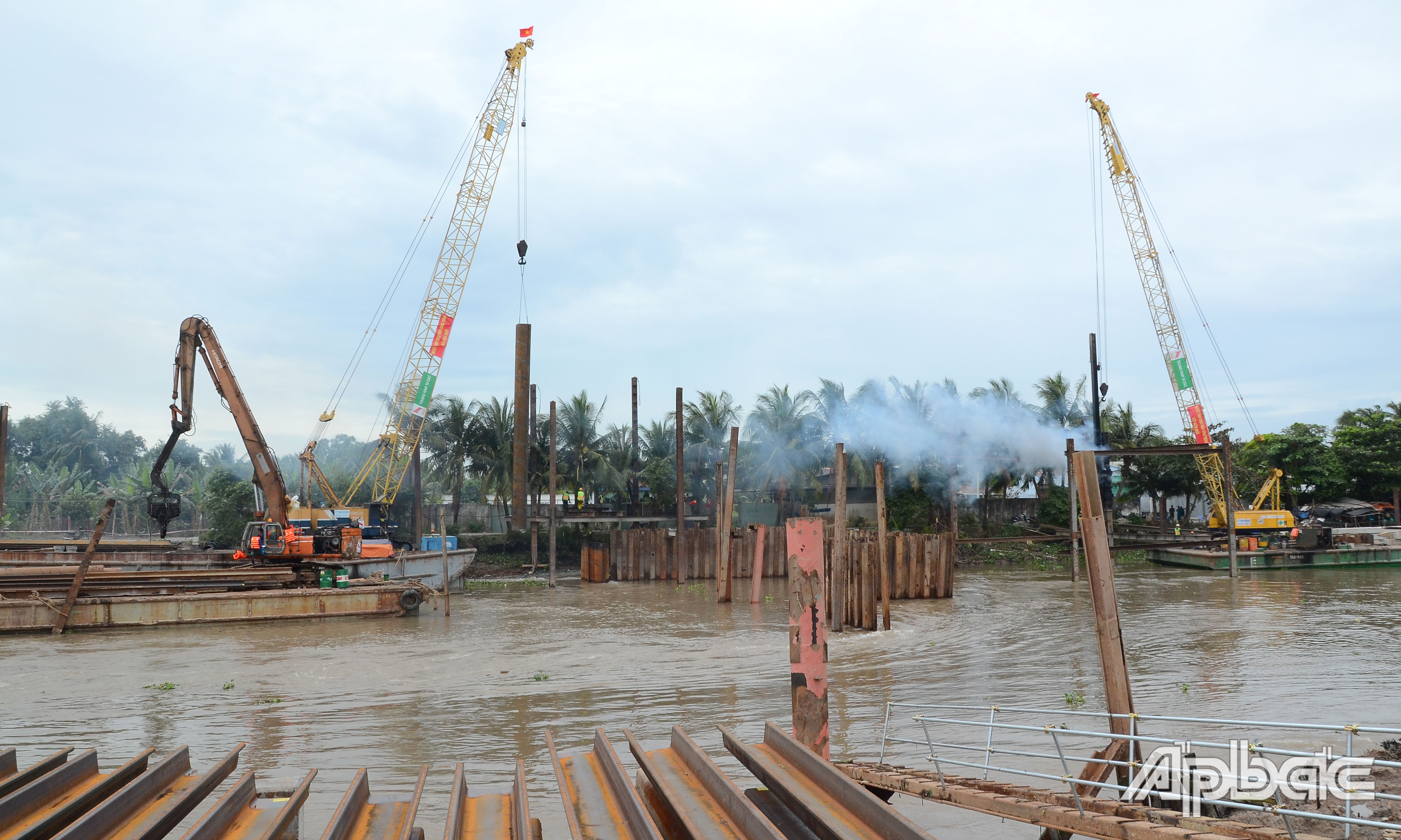 Nhà thầu đang tập trung nhân, vật lực để đẩy nhanh tiến độ thi công Dự án.