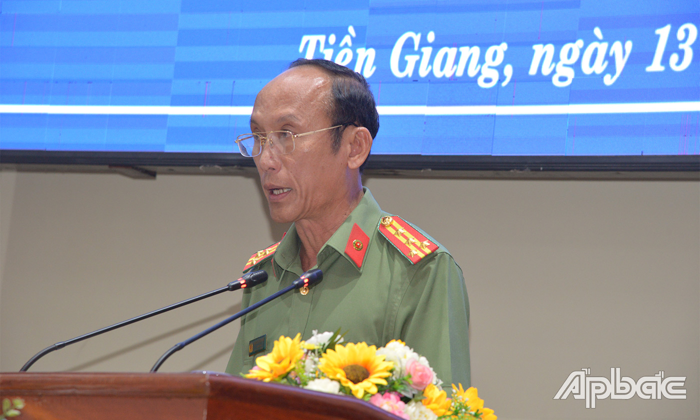 Lãnh đạo các sở, ngành tỉnh phát biểu 