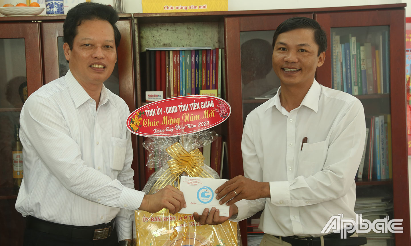 Chúc Tết Báo Nhân dân.