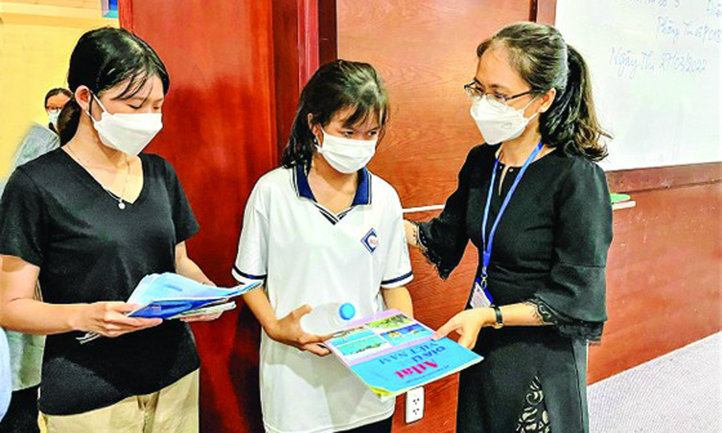 Thí sinh tham dự kỳ thi đánh giá năng lực do ĐH Quốc gia TPHCM tổ chức tại điểm thi TPHCM năm 2022.