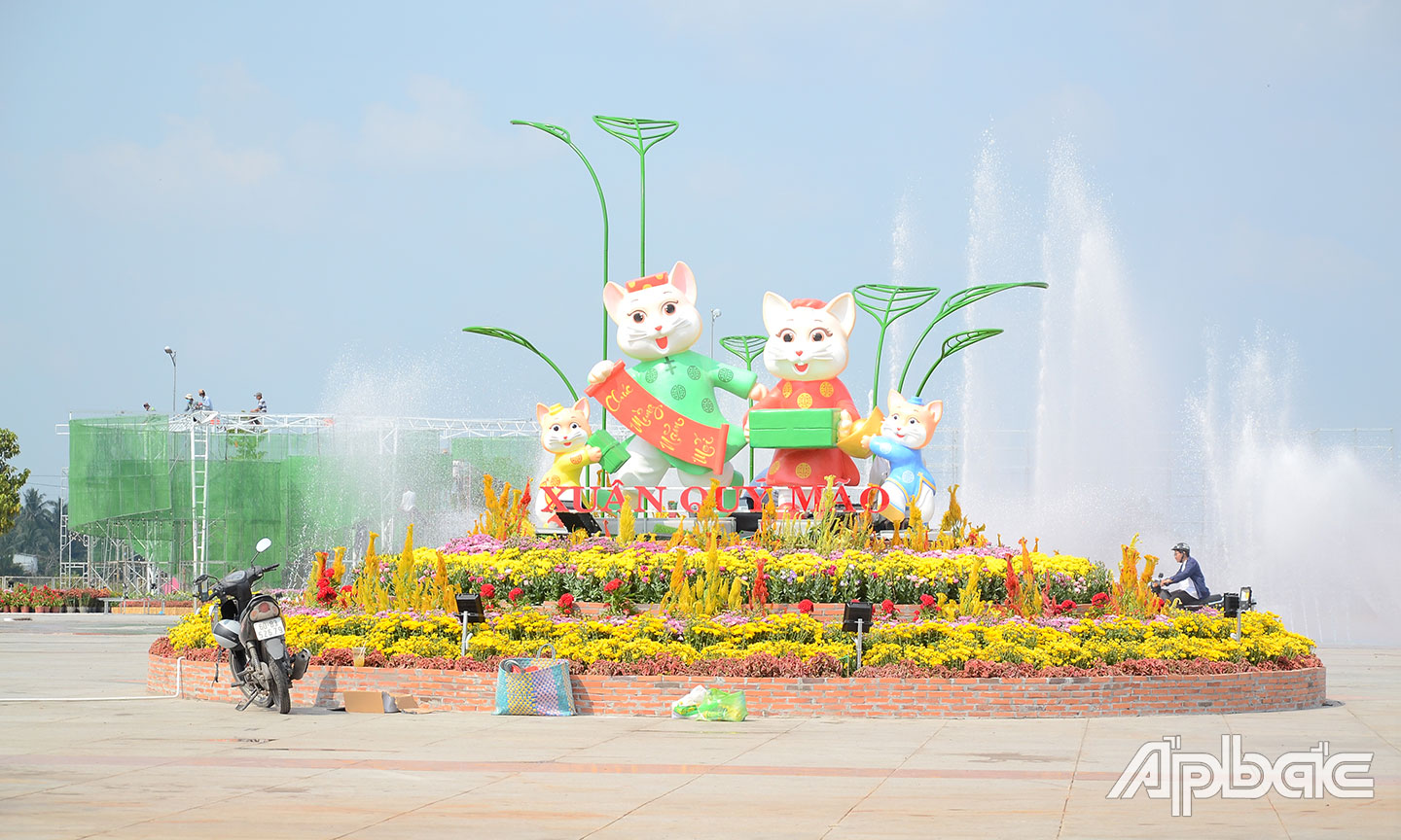 Linh vật mèo tại Quảng trường Hùng Vương.