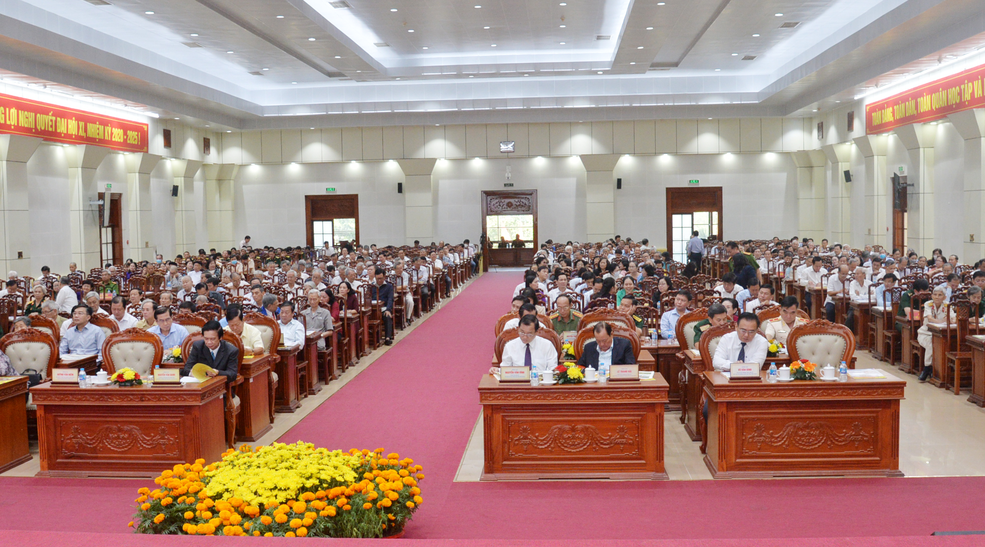 Quang cảnh buổi họp mặt.