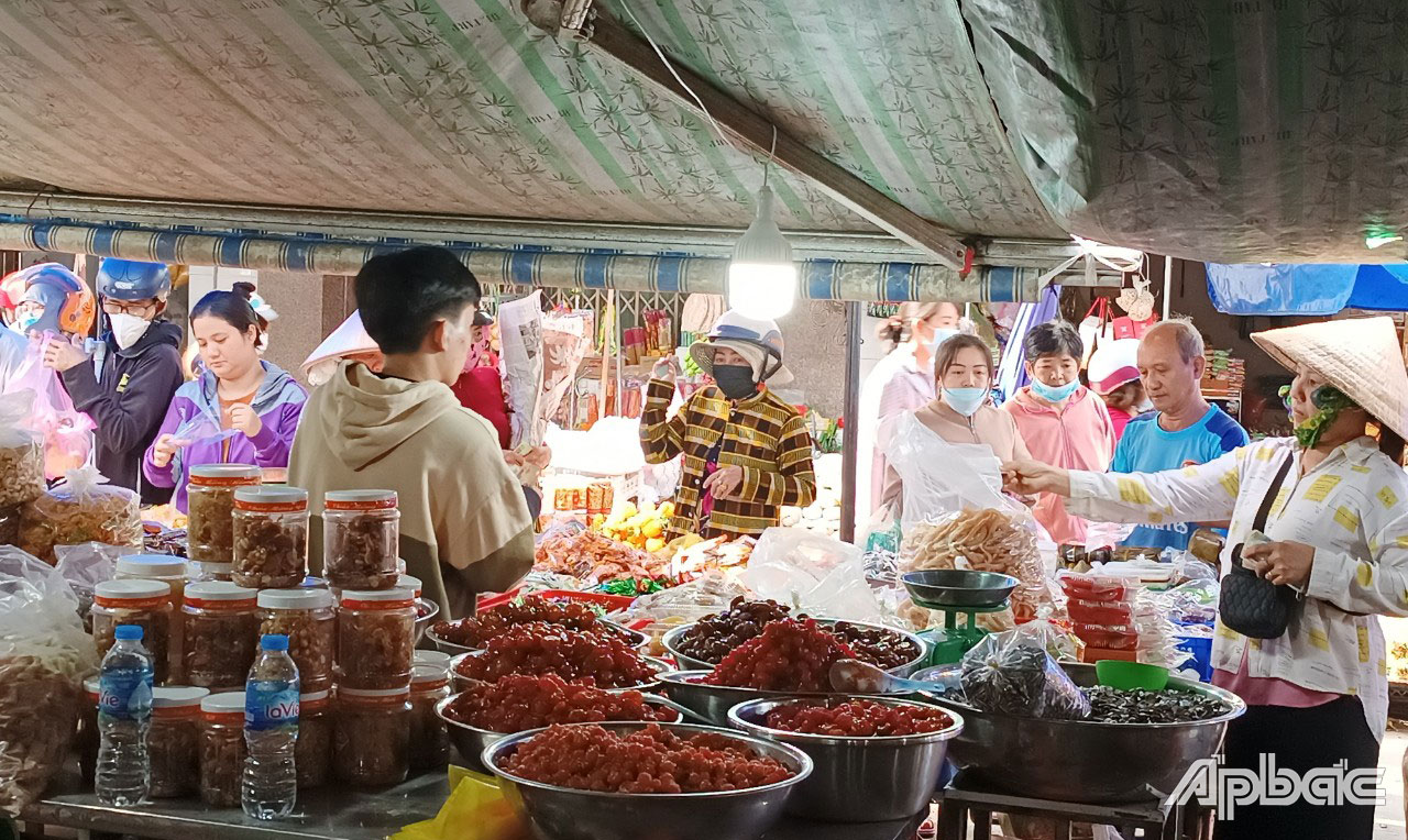 Chợ Thạnh Trị sáng 29 tết.
