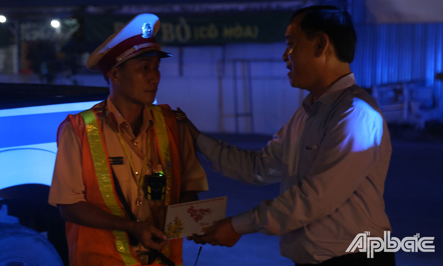Động viên lực lượng Phòng CSGT làm nhiệm vụ đêm giao thừa.