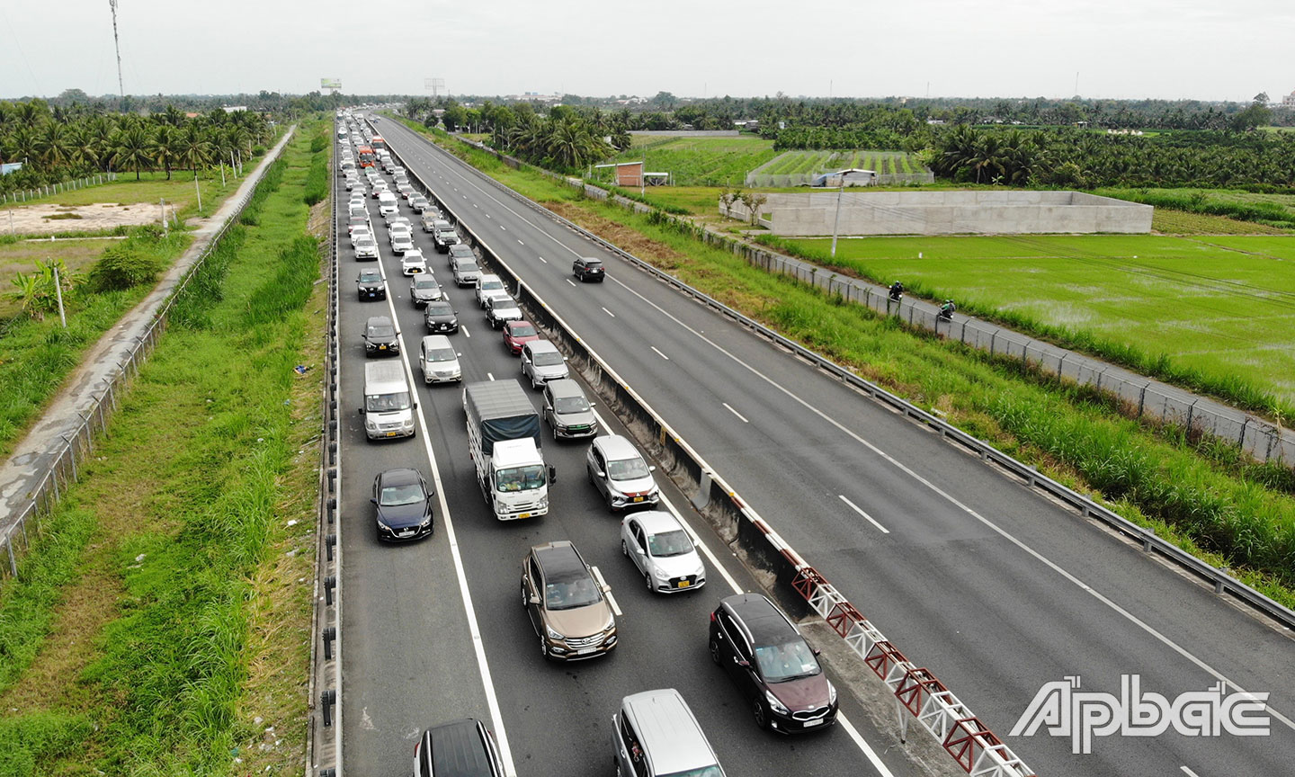 Nhiều đoạn gần như tê liệt trên cao tốc.