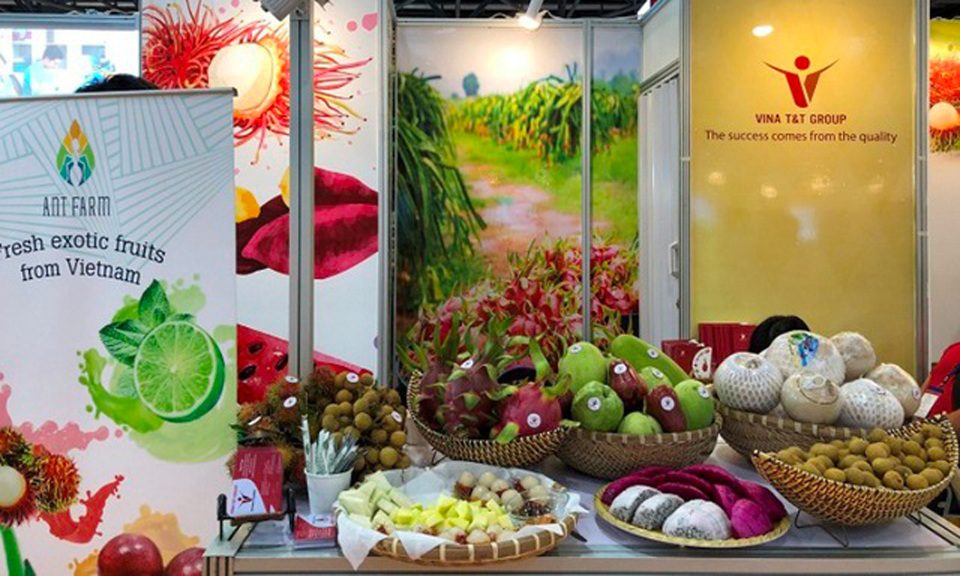 Một gian hàng giới thiệu trái cây tươi của Việt Nam tại hội chợ triển lãm chuyên ngành rau quả tươi lớn nhất châu Á - ASIA Fruit logistica, Hong Kong (Trung Quốc)