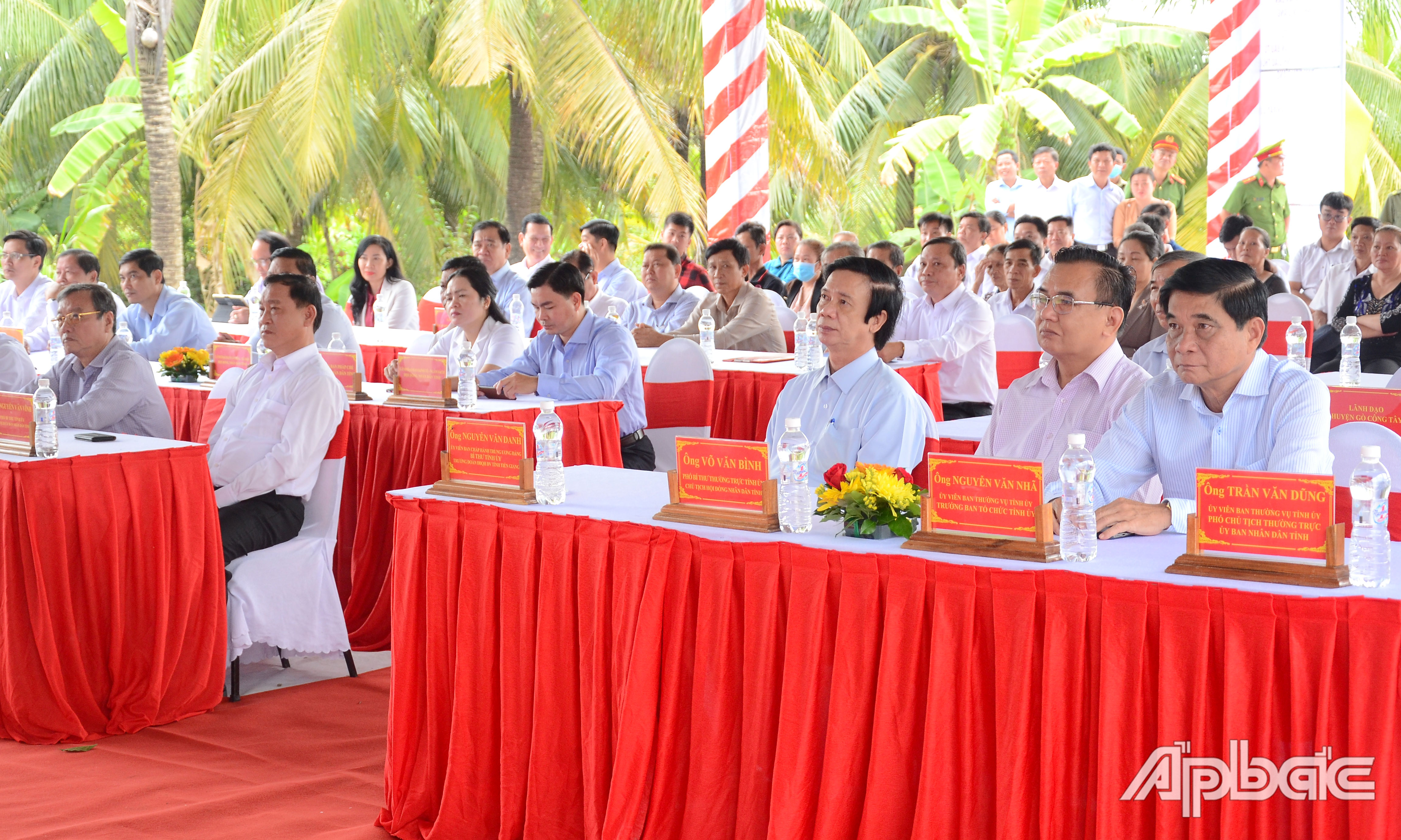 Các đại biểu tham dự Lễ khởi công.
