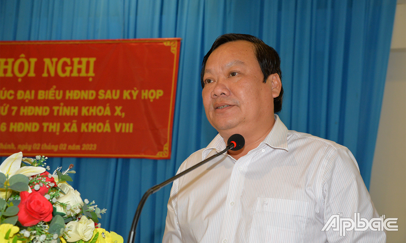 Đồng chí Nguyễn Hữu Lợi phát biểu tại buổi tiếp xúc