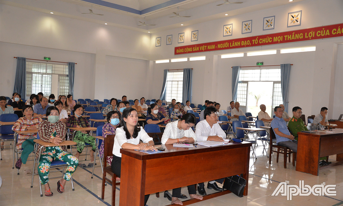 Quang cảnh buổi tiếp xúc