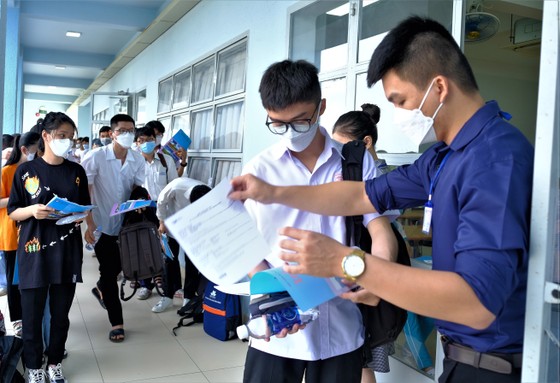 Thí sinh tham gia kỳ thi đánh giá năng lực do Đại học Quốc gia TPHCM tổ chức tháng 5-2022 tại Đồng Nai. Ảnh: https://www.sggp.org.vn