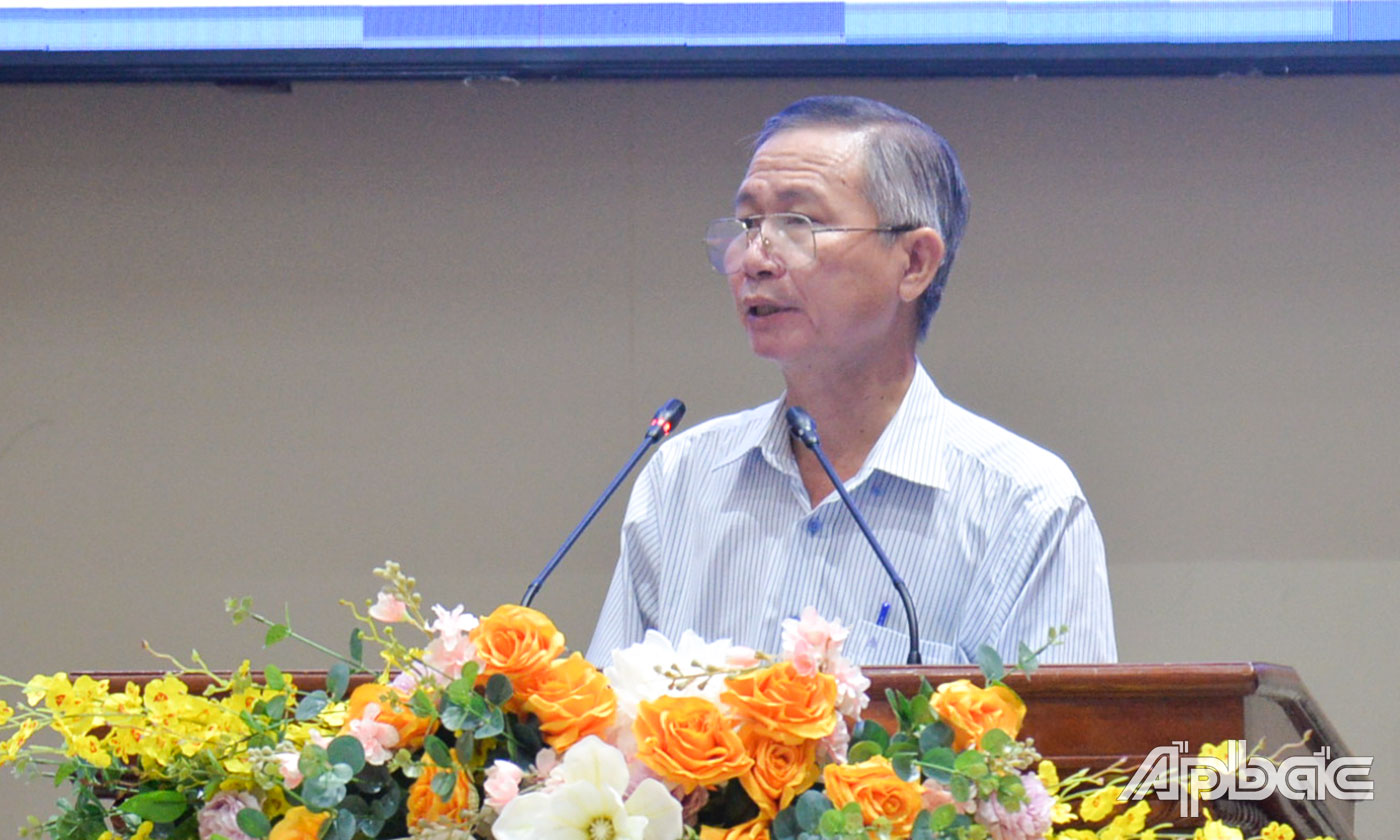 Phó Chủ tịch UBND TP. Mỹ Tho Nguyễn Quang Thành báo cáo tình hình tổ chức Tết Nguyên đán Quý Mão năm 2023 trên địa bàn TP. Mỹ Tho.