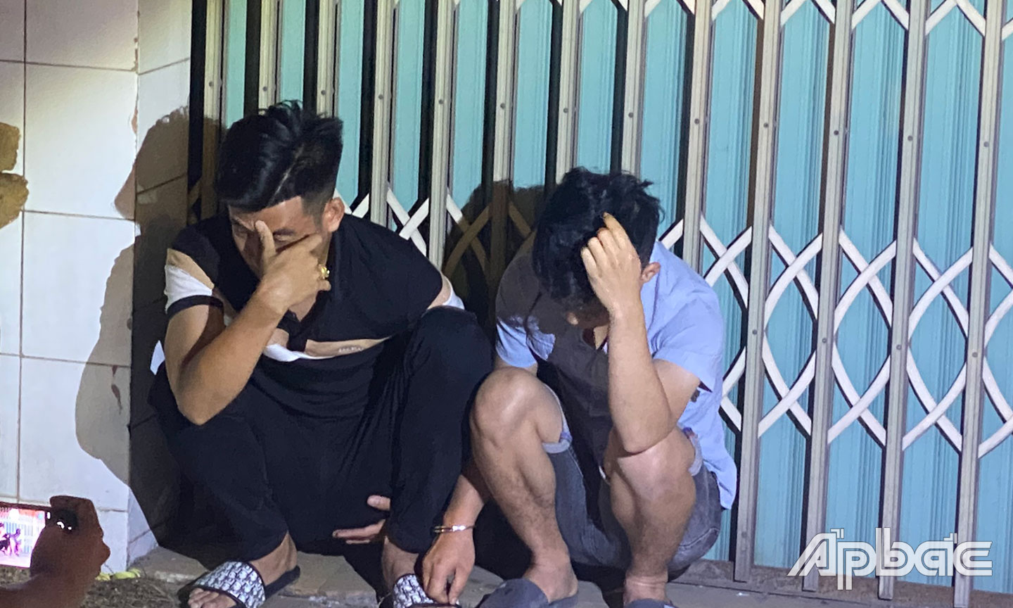 2 đối tượng bị bắt tại chỗ.