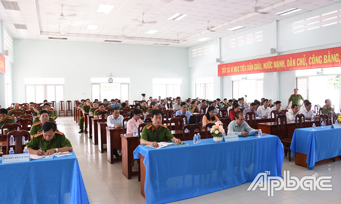 Ra mắt mô hình dịch vụ công trực tuyến theo đề án 06 của Chính phủ tại Phường 5, thị xã Cai Lậy.