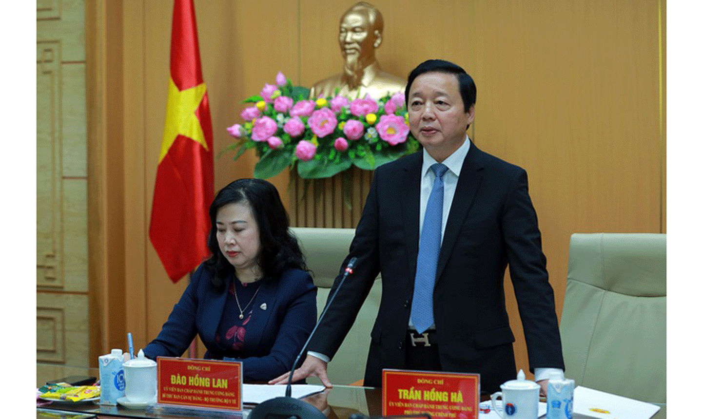 Phó Thủ tướng Trần Hồng Hà: Nhiều cơ chế, chính sách trước đây trong lĩnh vực y tế đã bộc lộ không ít bất cập, hạn chế, tồn tại sau khi “cơn bão” COVID-19 đi qua - Ảnh: VGP/Minh Khôi