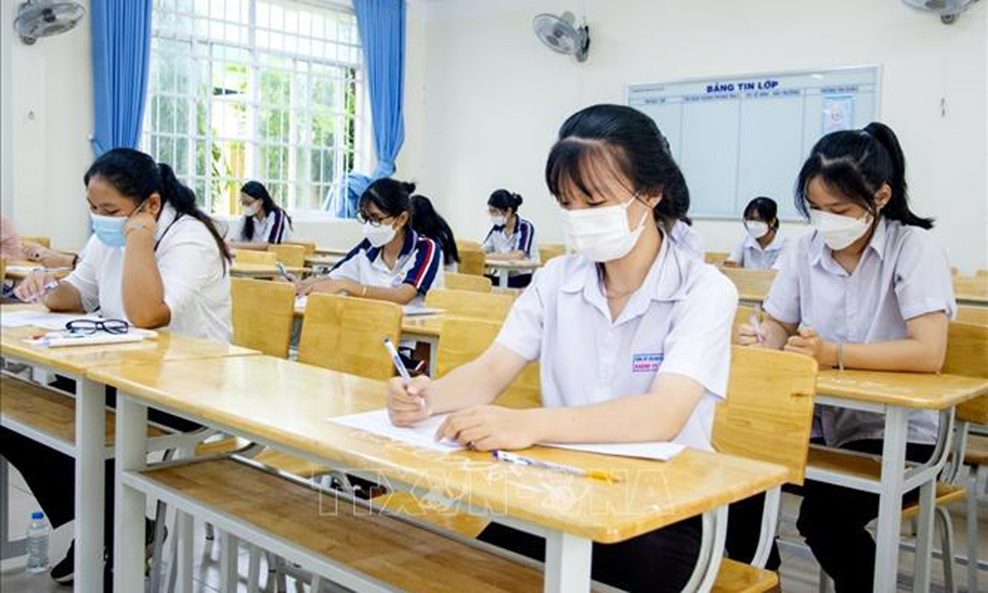 Các thí sinh làm bài thi môn Ngoại ngữ tại điểm thi Trường THPT Trần Nguyên Hãn, thành phố Vũng Tàu. Ảnh tư liệu: Hoàng Nhị/TTXVN