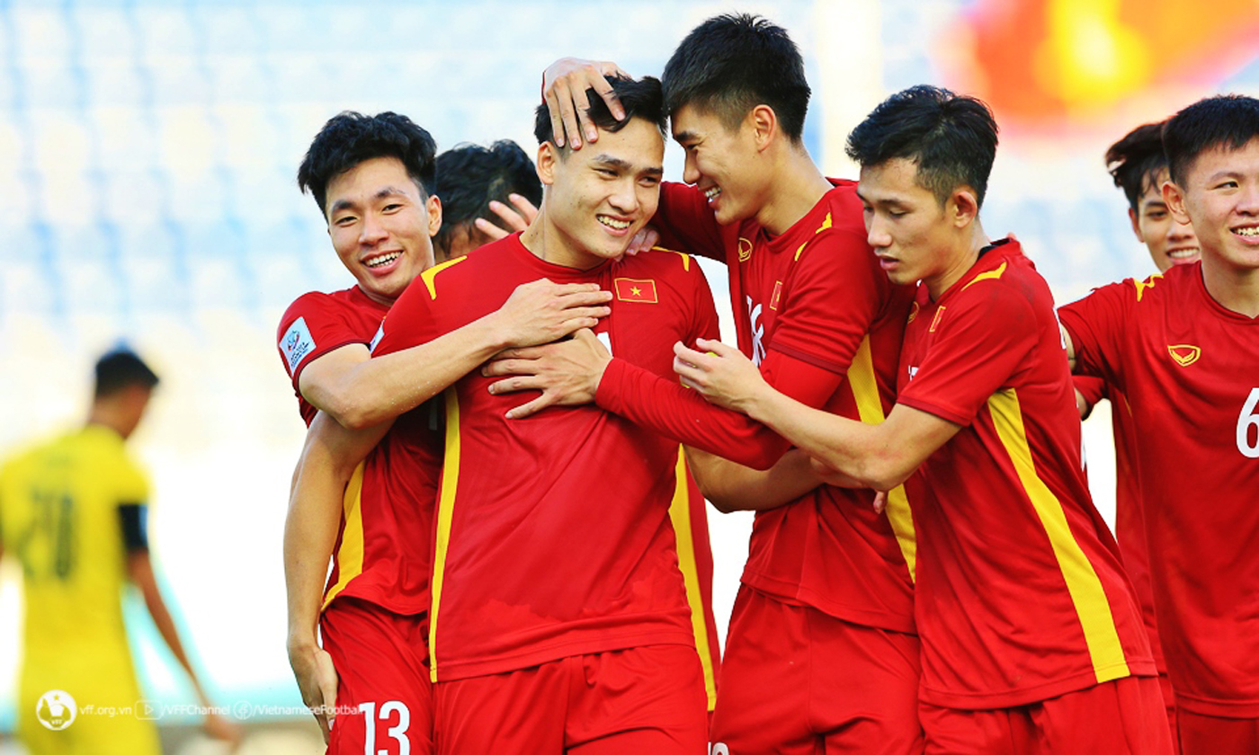Tuyển quốc gia và U23 quốc gia Việt Nam tập trung cùng HLV Philippe Troussier trong tháng 3. Ảnh: VFF