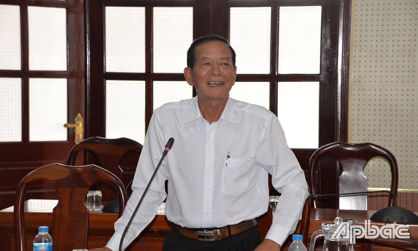 Lãnh đạo UBND huyện Cai Lậy phát biểu tại buổi làm việc