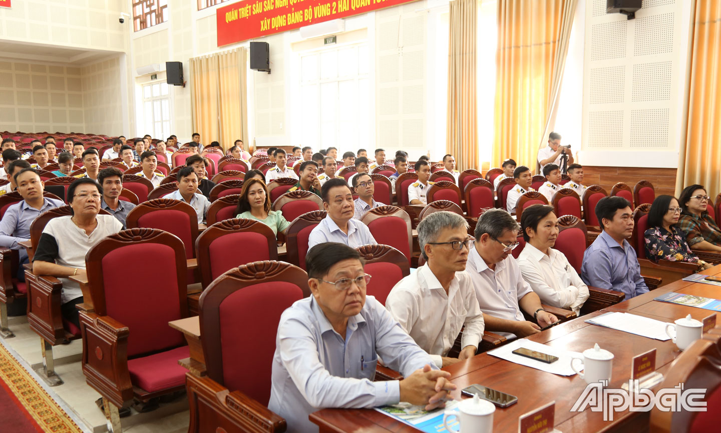 Các  cơ quan báo chí Trung ương và địa phương về tham dự.