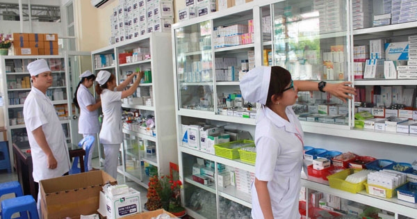 Giải quyết ngay các vướng mắc về tình trạng thiếu thuốc, vật tư, trang thiết bị y tế.