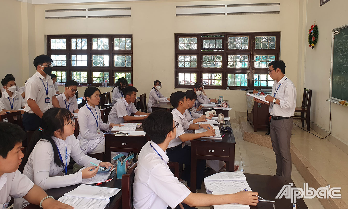 Học sinh lớp 12 Trường THPT Chuyên Tiền Giang  trong giờ học. 