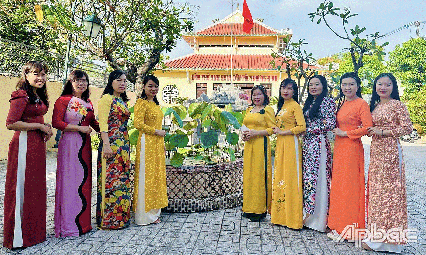 Các cấp Hội phụ nữ, công đoàn tổ chức về nguồn.