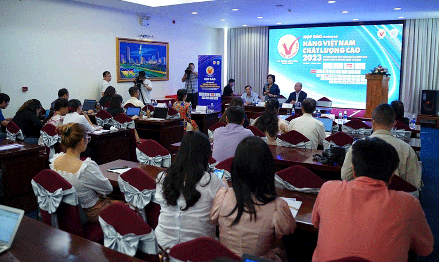 Toàn cảnh Họp báo. 