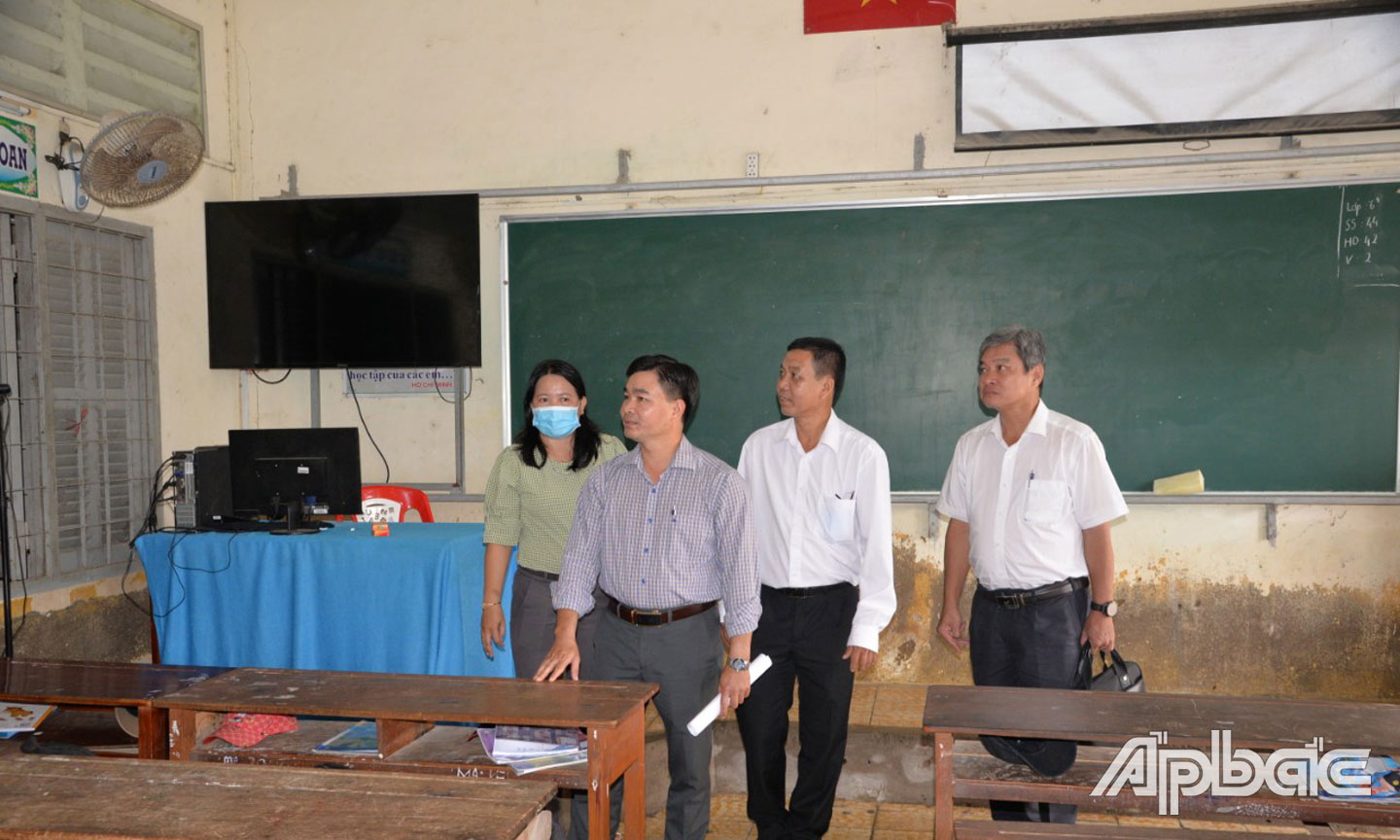 Ban Kinh tế - Ngân sách HĐND tỉnh Tiền Giang khảo sát tình hình cơ sở vật chất Trường THCS Thái Văn Nam, huyện Gò Công Đông. 