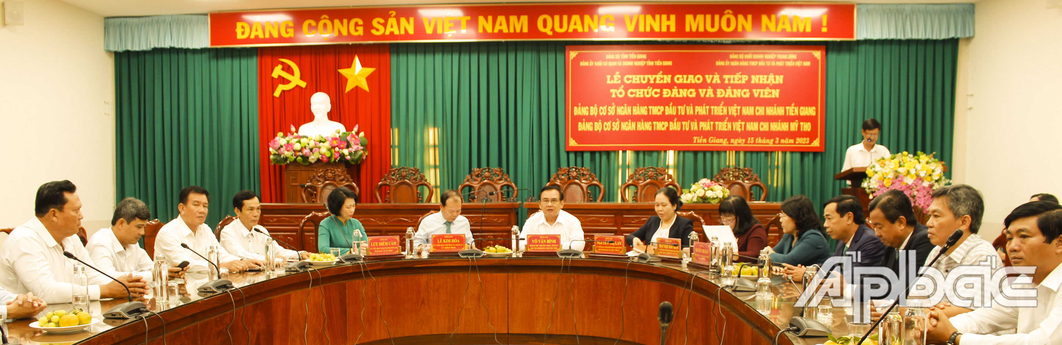 Quang cảnh buổi lễ chuyển giao và tiếp nhận 
