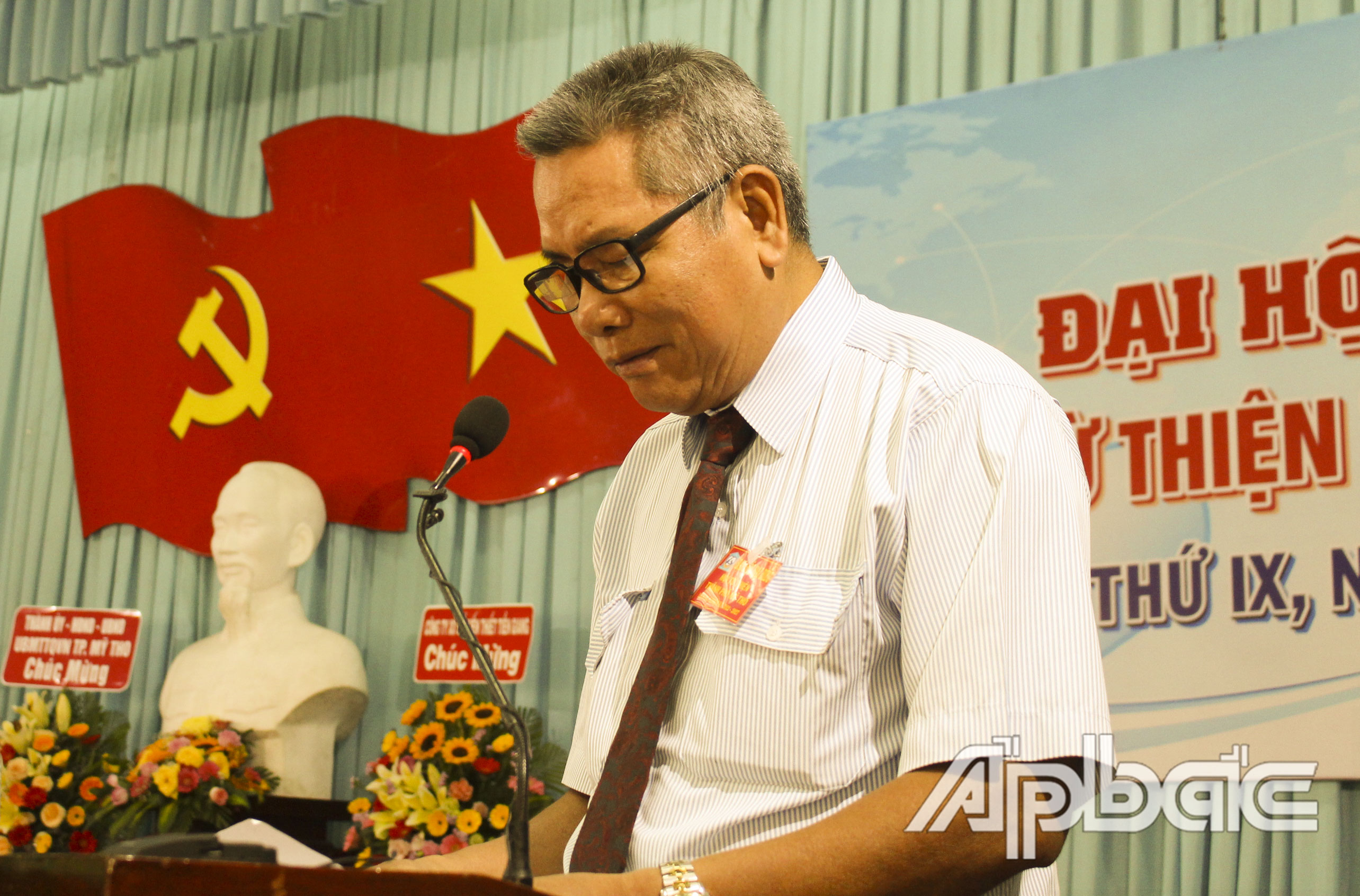  Chủ tịch Hội Từ thiện TP. Mỹ Tho Lê Ngọc Hóa nhiệm kỳ 2022 - 2027 phát biểu tại hội nghị 