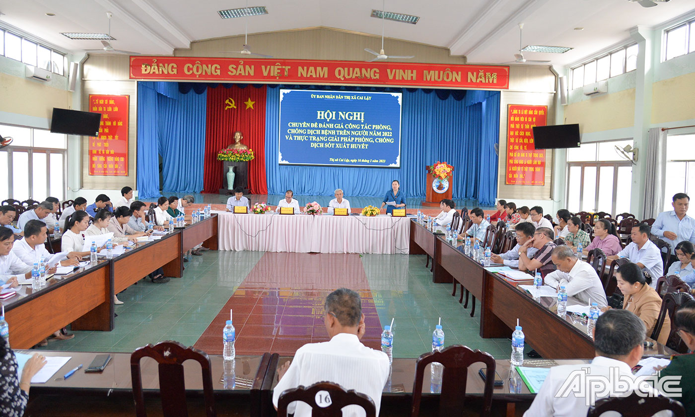 Quang cảnh hội nghị.