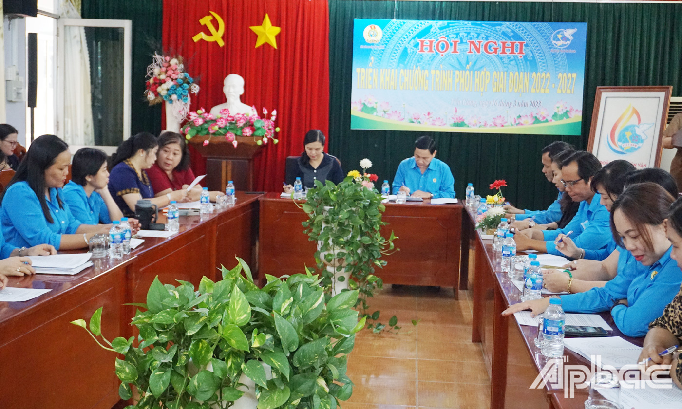 Toàn cảnh hội nghị 