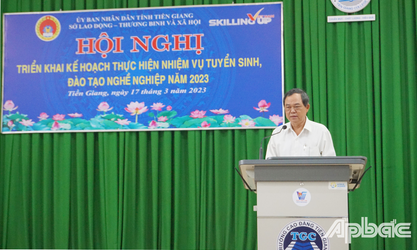 Đồng chí Huỳnh Anh Tuấn, Phó Giám đốc Sở LĐTB&XH tỉnh Tiền Giang phát biểu tại hội nghị 