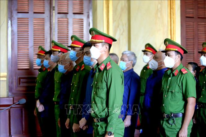 Các bị cáo nghe tuyên án chiều 17-3-2023.
