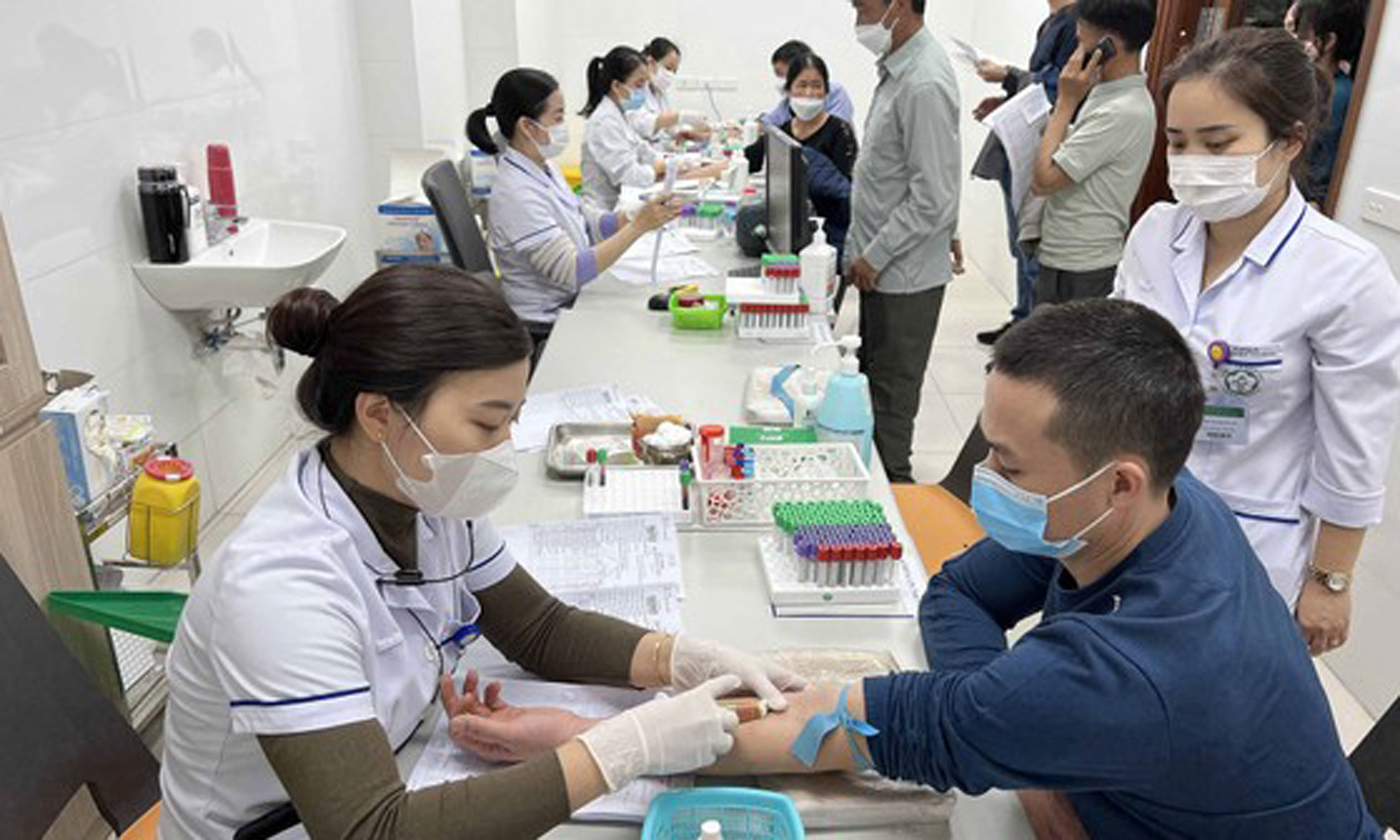 Người bệnh yên tâm tới bệnh viện khi vật tư y tế, thuốc men đã có đủ . Ảnh: QUANG PHÚC