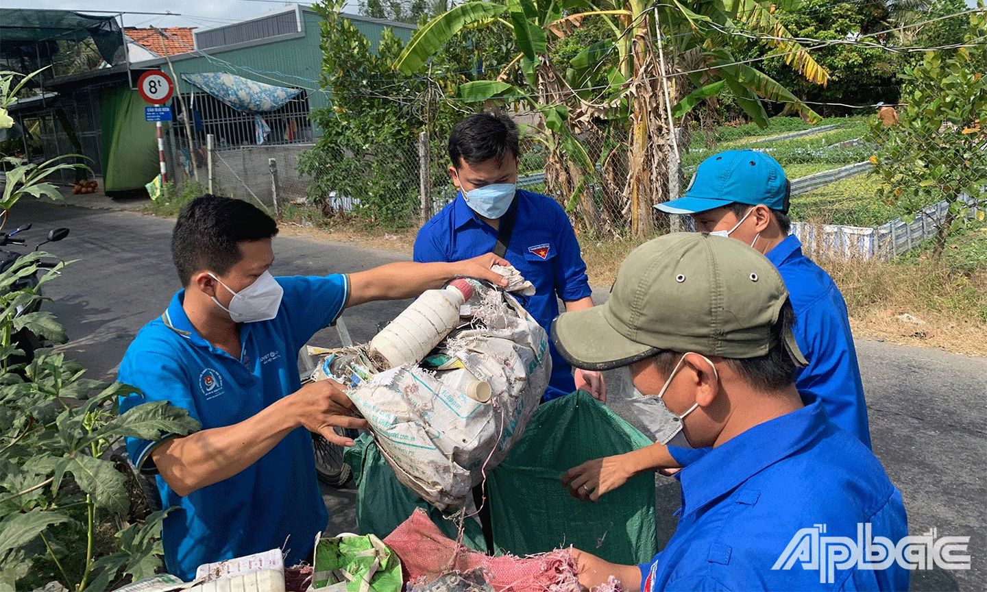 Đoàn Cái Bè đã chỉ đạo các cơ sở Đoàn ra quân đồng loạt 
