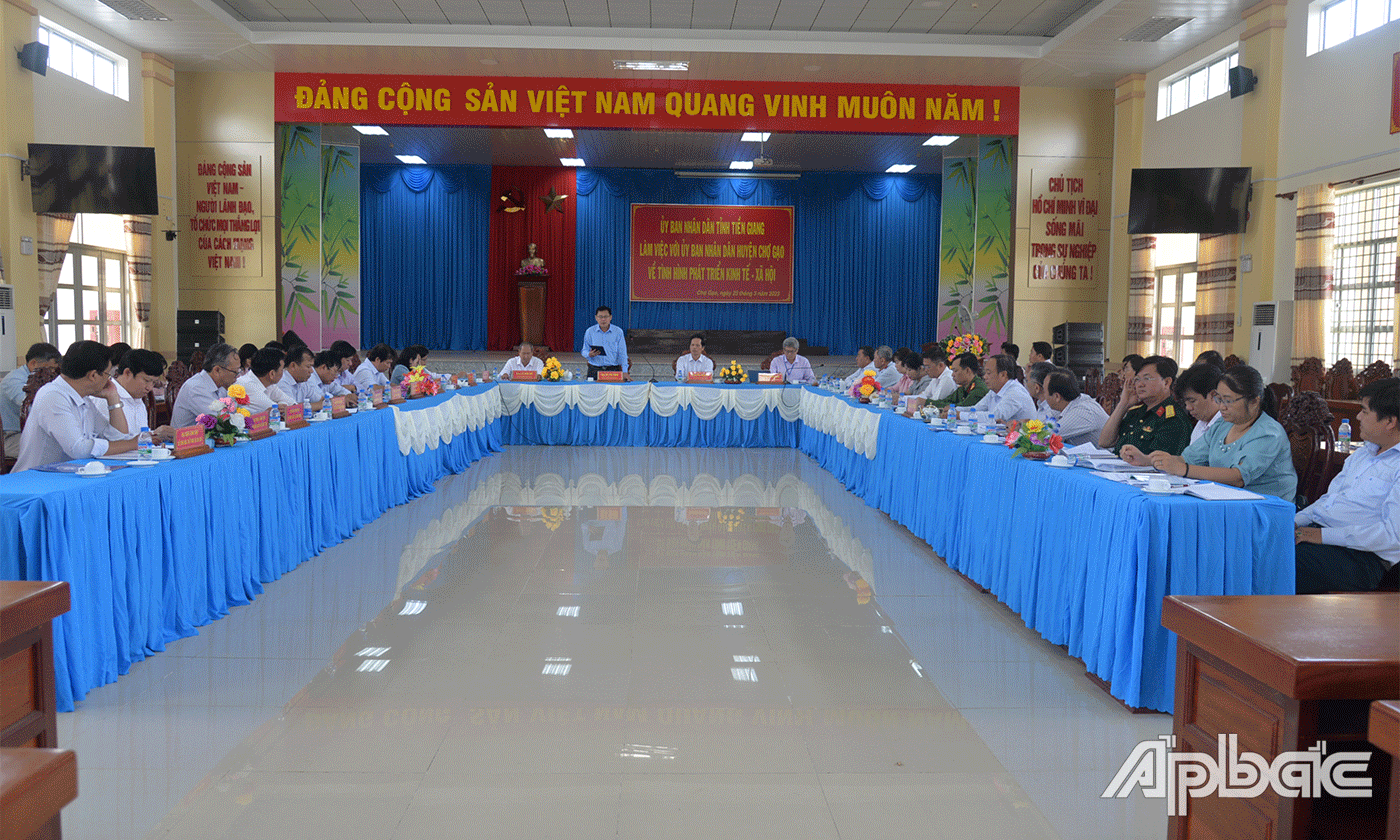 Quang cảnh buổi làm việc.